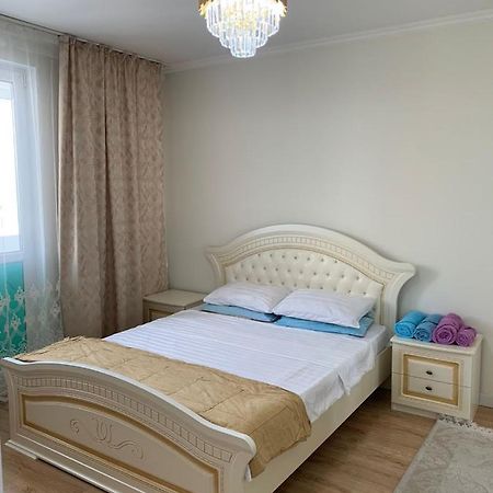 Apartment In Алматы Экстерьер фото
