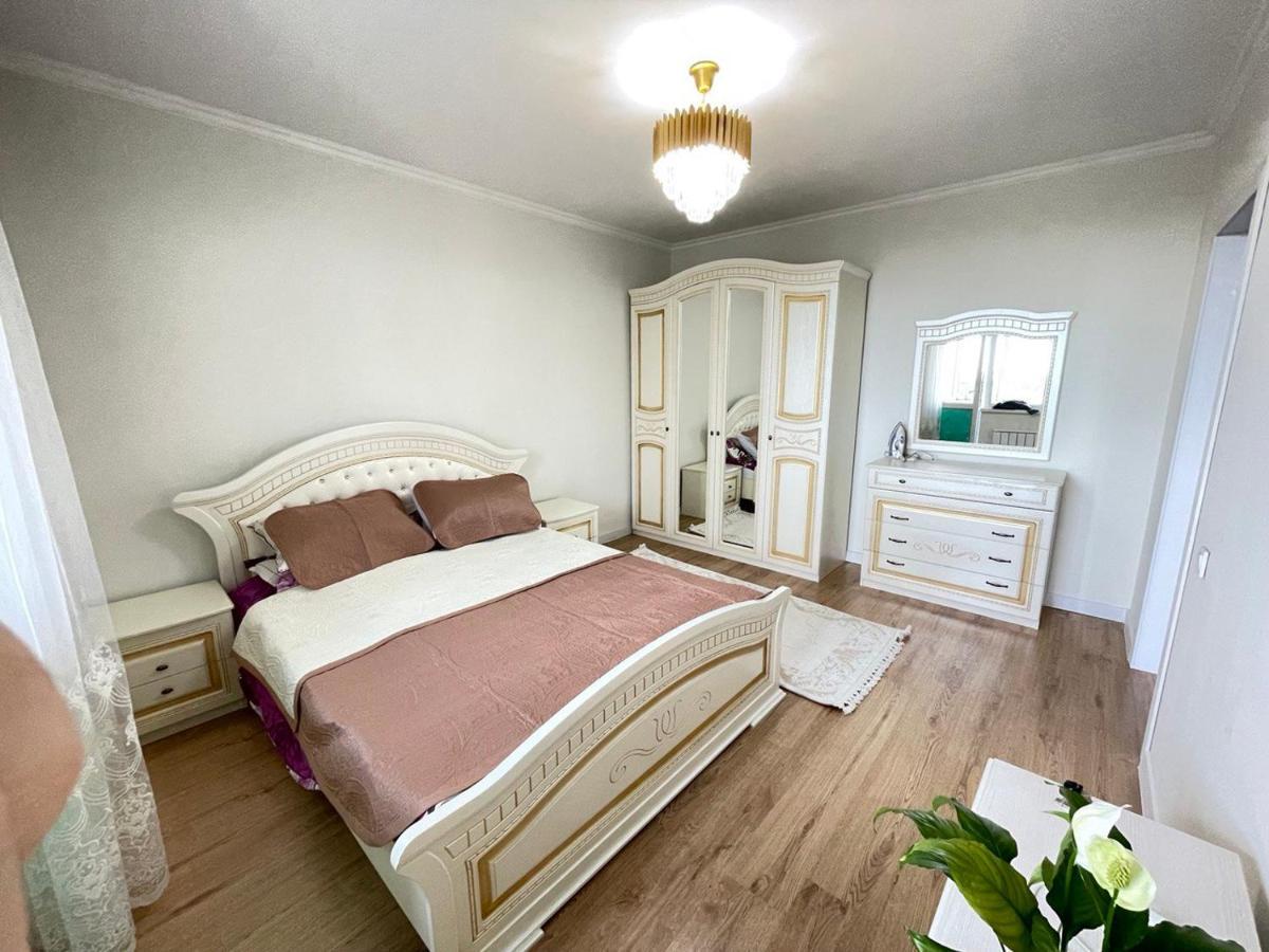 Apartment In Алматы Экстерьер фото