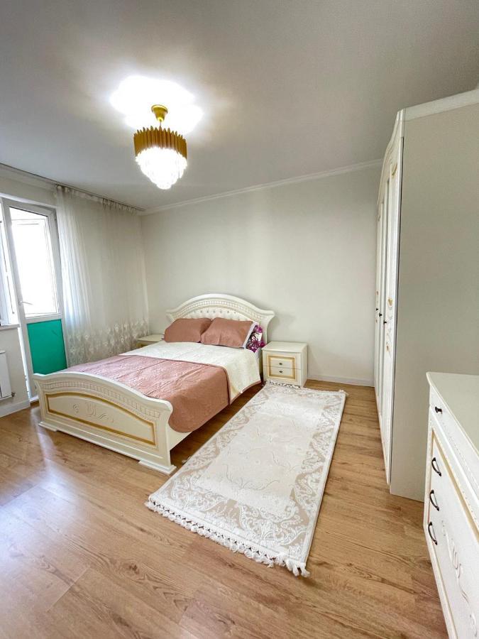 Apartment In Алматы Экстерьер фото